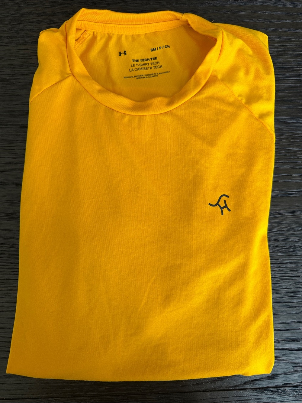 Sand Hills Golf Course Men’s Under Armour Yellow Short Sleeves size SMALL